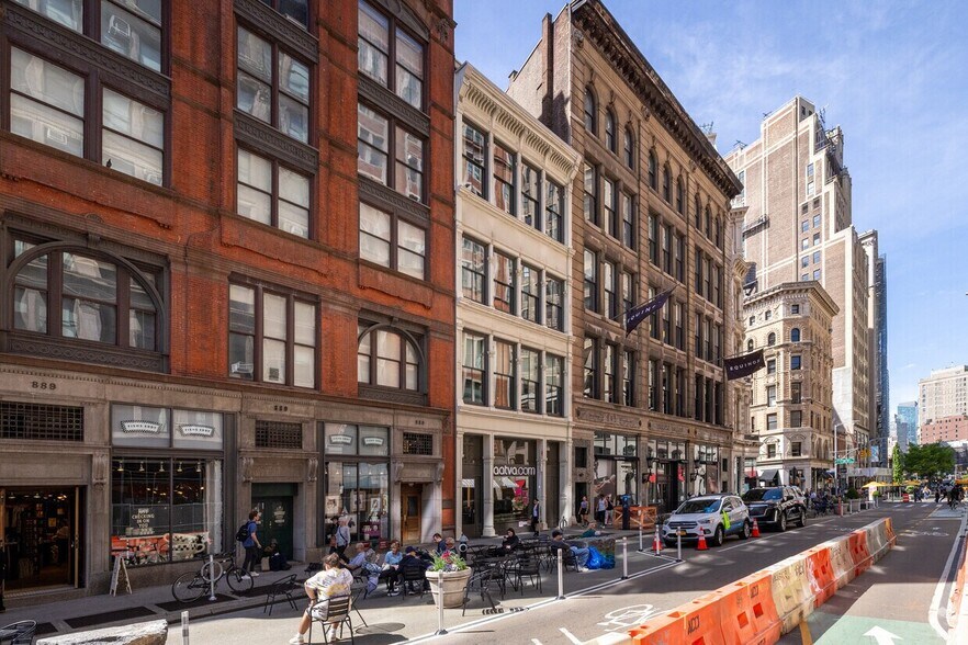893 Broadway, New York, NY à vendre - Photo du bâtiment - Image 2 de 9
