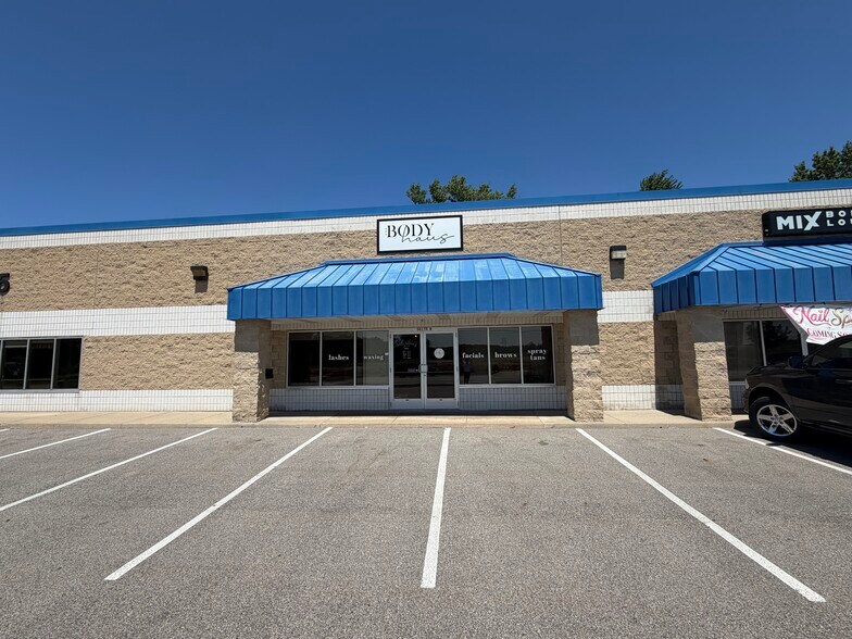 4735 Lake Michigan Dr NW, Grand Rapids, MI à louer - Photo du bâtiment - Image 2 de 15