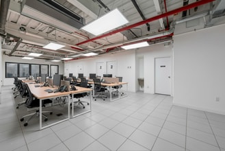 3224 Steinway St, Astoria, NY for lease Interior Photo- Image 2 of 5