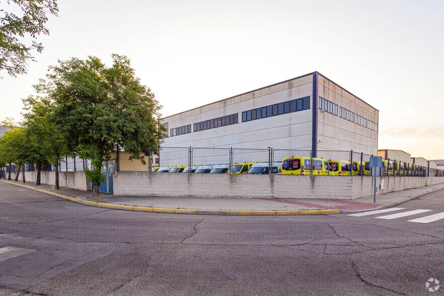 Calle Valencia de Don Juan, 25, Fuenlabrada, Madrid à louer - Photo du bâtiment - Image 2 de 4
