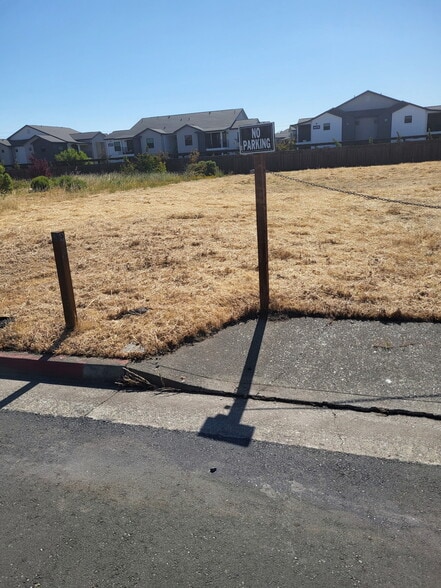 77 Ursuline Rd, Santa Rosa, CA à vendre - Photo du bâtiment - Image 3 de 5