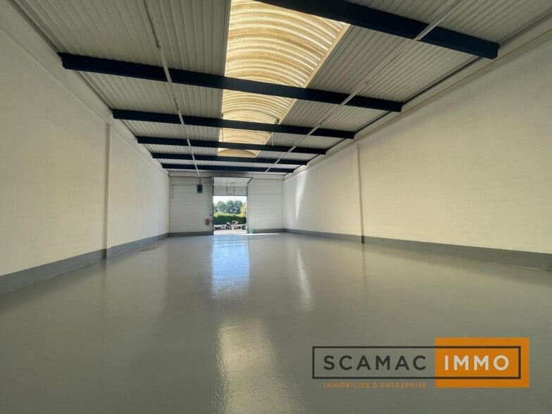 Office in Bonneuil-sur-Marne for lease - Building Photo - Image 2 of 14