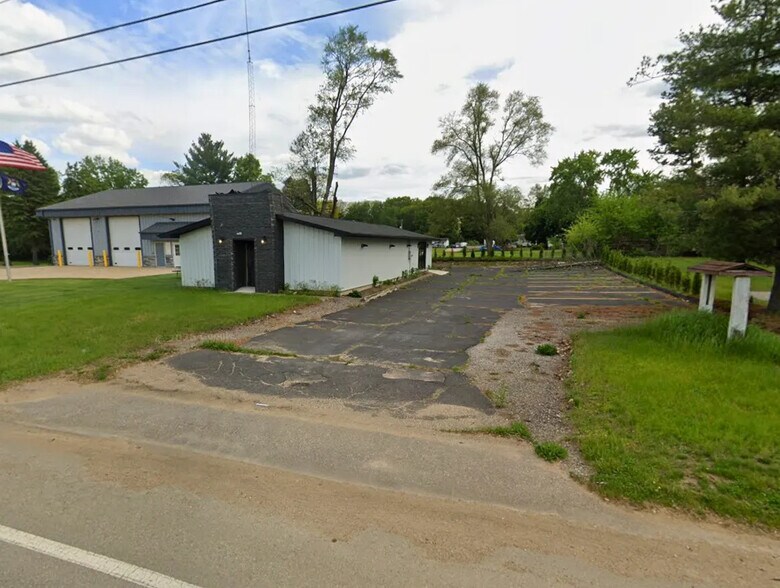 5884 Morgan Rd E, Springfield, MI for sale - Building Photo - Image 2 of 11