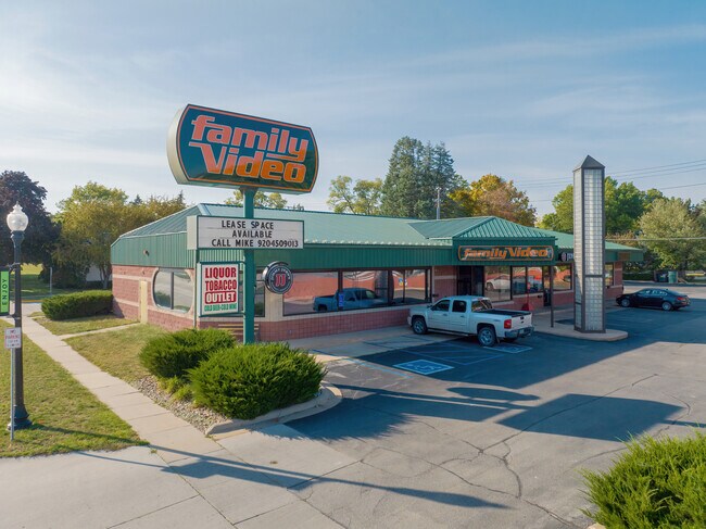 More details for 620 W Bremer Ave, Waverly, IA - Retail for Lease