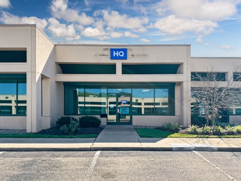 1255 Kemper Meadow Dr, Cincinnati, OH à louer - Photo du bâtiment - Image 3 de 11