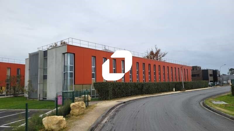 Office in Canéjan for lease Building Photo- Image 1 of 11