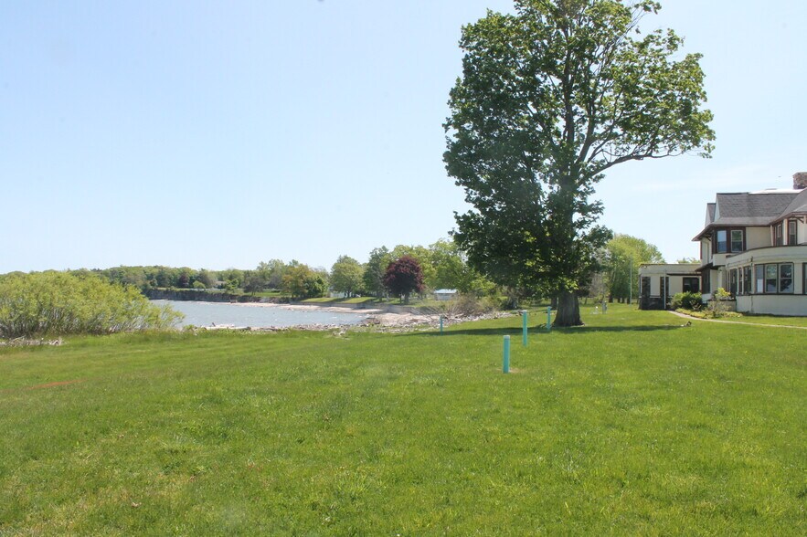 7200 Lake Shore Rd, Derby, NY à vendre - Photo du bâtiment - Image 3 de 20