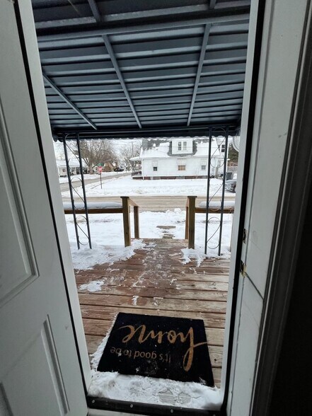 10 Buildings, 34/35 Units - 11.4% Cap portfolio of 9 properties for sale on LoopNet.ca - Interior Photo - Image 2 of 91