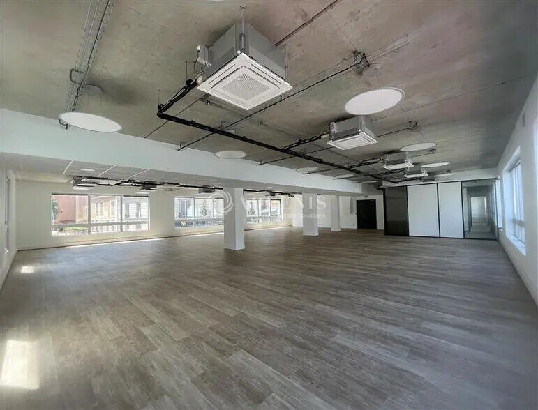 Office in Saint-Ouen-sur-Seine for lease - Interior Photo - Image 2 of 10