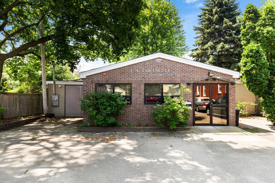 30 Thacher St, Malden, MA à vendre - Photo du bâtiment - Image 2 de 22