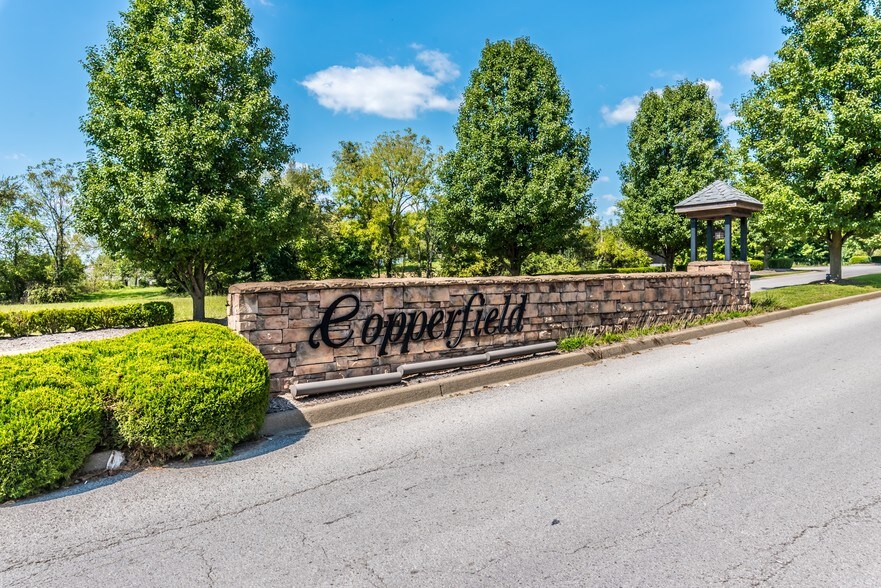 Copperfield Dr, Georgetown, IN à vendre - Photo du bâtiment - Image 3 de 4