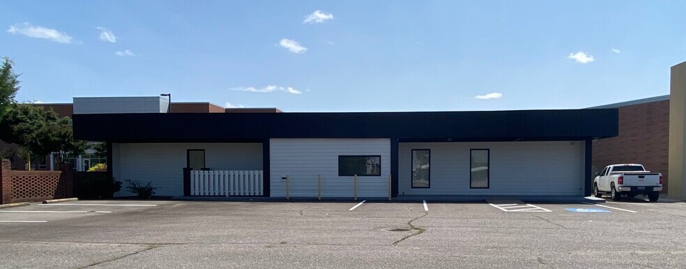 2907 Fort Bragg Rd, Fayetteville, NC à louer - Photo du bâtiment - Image 3 de 24