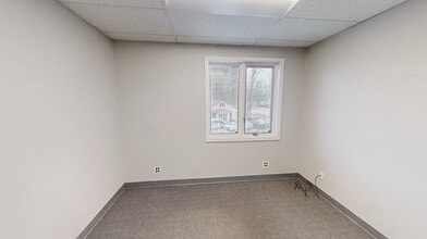 110 S Hager Ave, Barrington, IL à louer - Vidéo sur l’inscription commerciale 