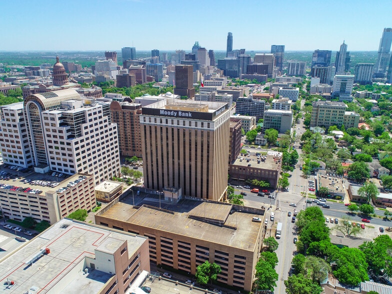 400 W 15th St, Austin, TX for lease - Building Photo - Image 2 of 7