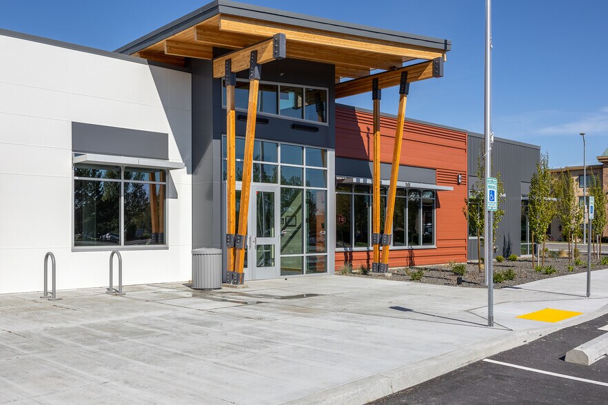2713 N 20th Ave, Pasco, WA à louer - Photo du bâtiment - Image 2 de 24