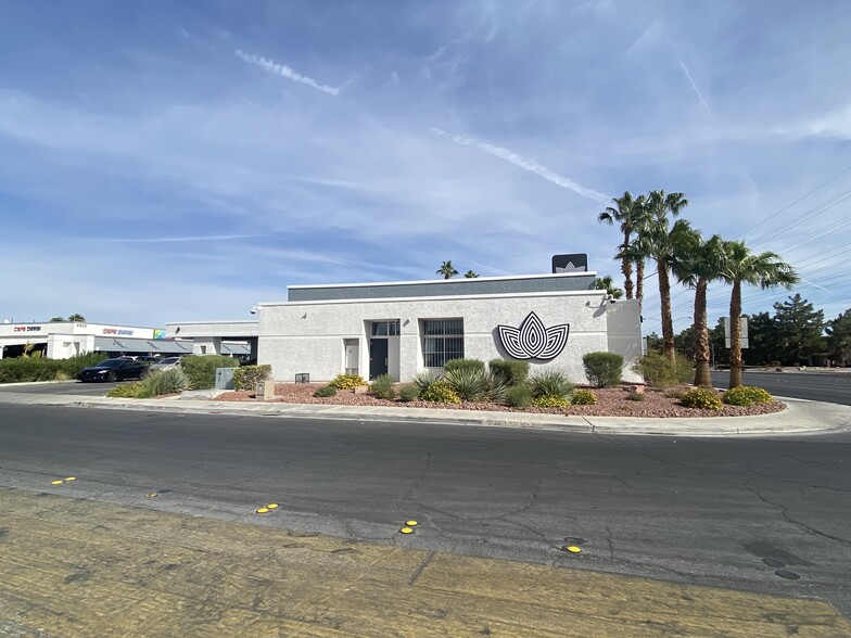 5920 W Flamingo Rd, Las Vegas, NV for lease - Building Photo - Image 3 of 5