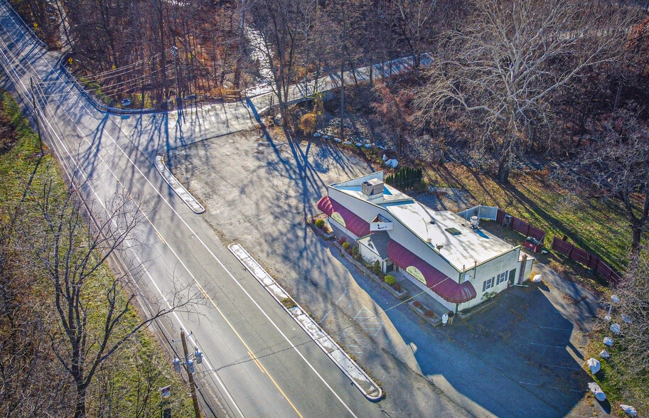 923 State Route 32, Highland Mills, NY à louer - Photo du bâtiment - Image 3 de 44