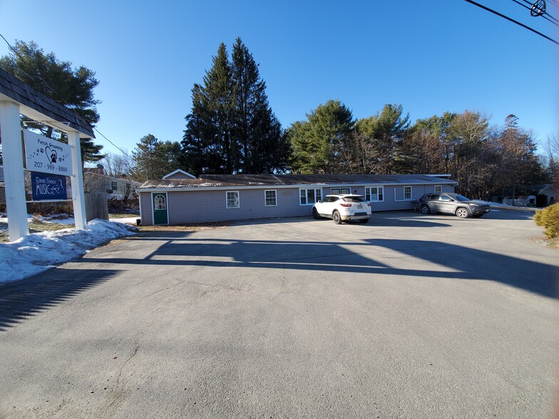 51 Main Rd, Holden, ME à vendre - Photo du bâtiment - Image 1 de 1