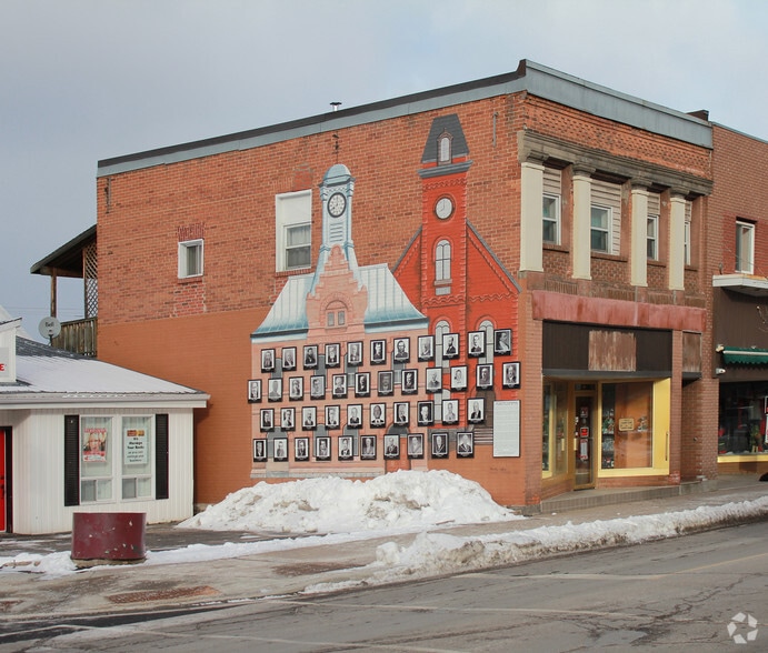 217 Pembroke St W, Pembroke, ON for lease - Building Photo - Image 2 of 3