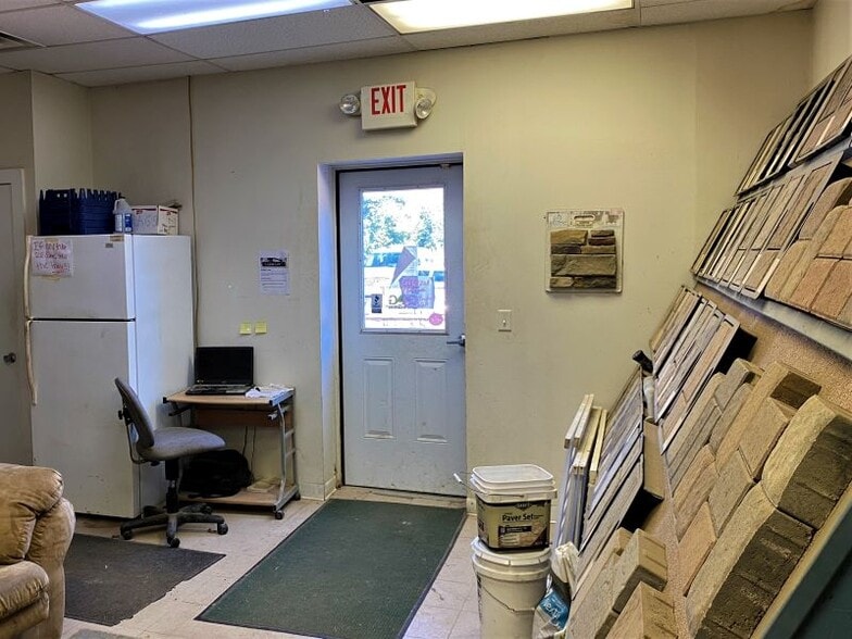 160 Glaser St, Fairborn, OH for sale - Interior Photo - Image 2 of 34