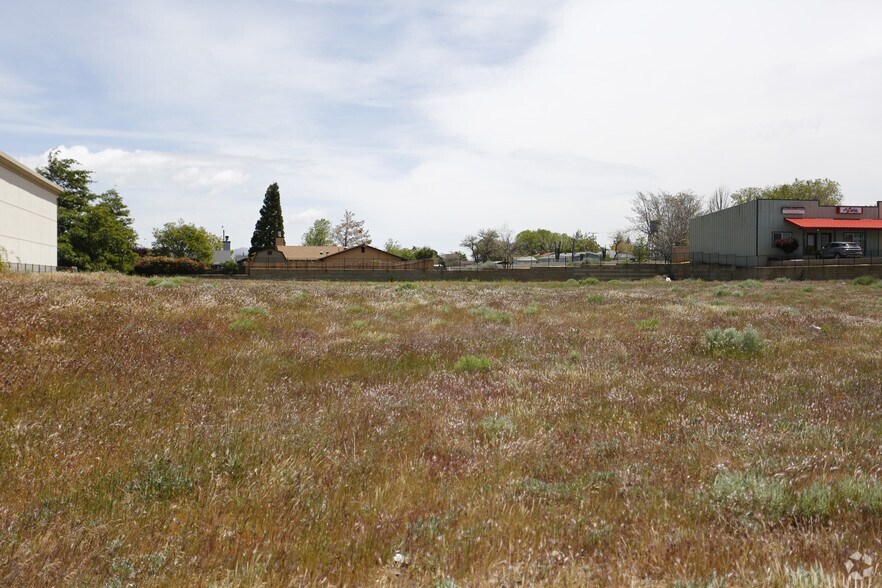 770 Tucker Rd, Tehachapi, CA à vendre - Photo du bâtiment - Image 3 de 43