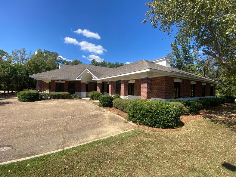1050 Northpark Dr, Ridgeland, MS for lease - Building Photo - Image 2 of 20
