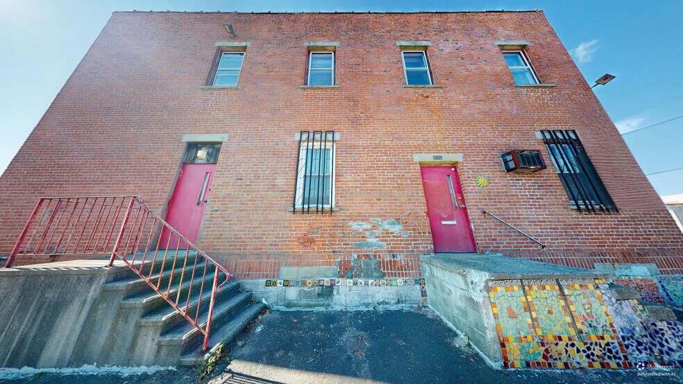 725 Housatonic Ave, Bridgeport, CT à vendre - Photo du bâtiment - Image 3 de 12