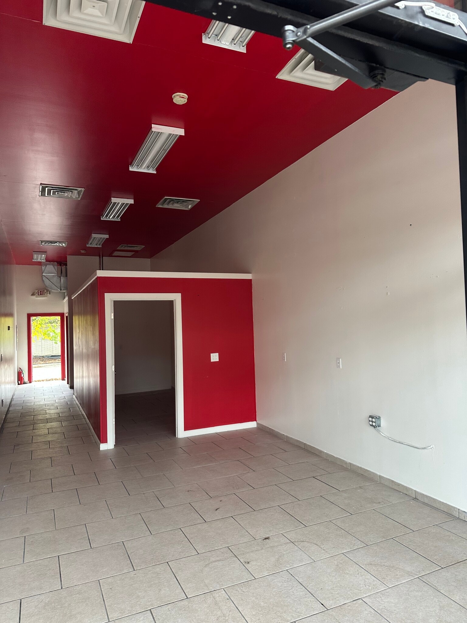 46346-46370 Dequindre Rd, Shelby Township, MI à louer Photo intérieure- Image 1 de 2