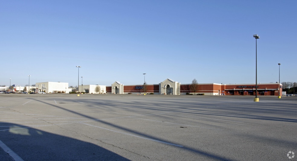 1800 Tiffin Ave, Findlay, OH for lease - Primary Photo - Image 1 of 6