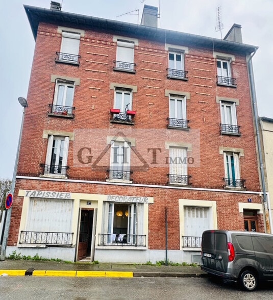 Retail in Orly for lease - Building Photo - Image 1 of 4