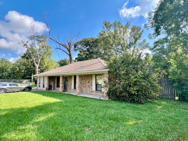 11988 Forest Oaks Ct, Baton Rouge, LA à vendre - Photo principale - Image 1 de 1