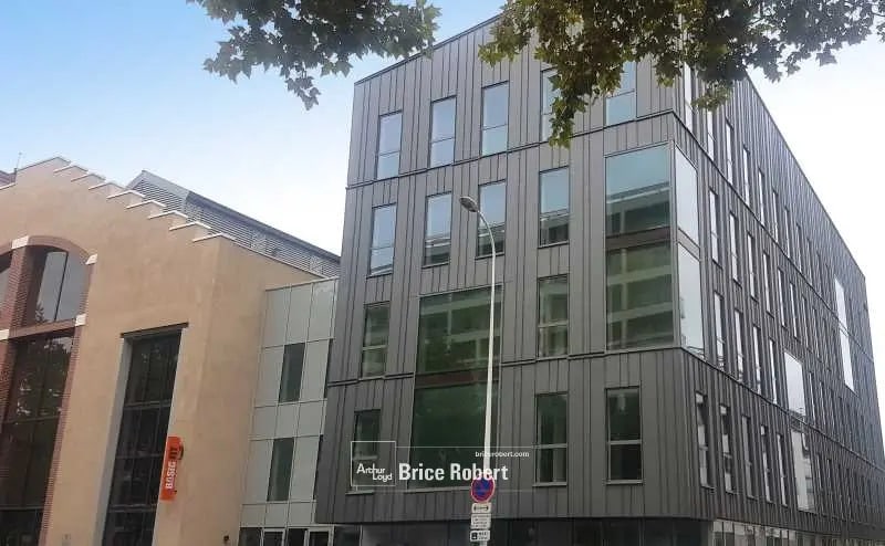 Office in Lyon for lease - Building Photo - Image 2 of 12