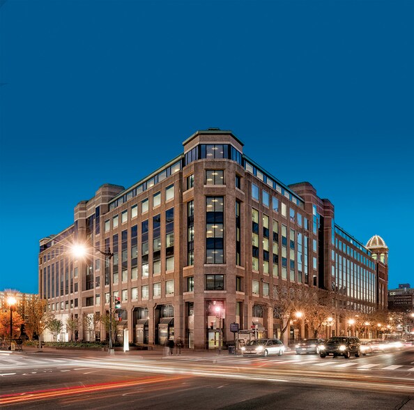 650 Massachusetts Ave NW, Washington, DC à louer - Photo du bâtiment - Image 3 de 15