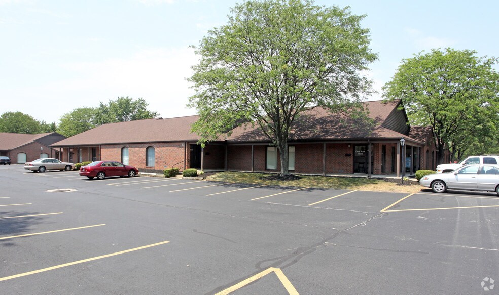 611 Park Meadow Rd, Westerville, OH à louer - Photo du bâtiment - Image 3 de 5