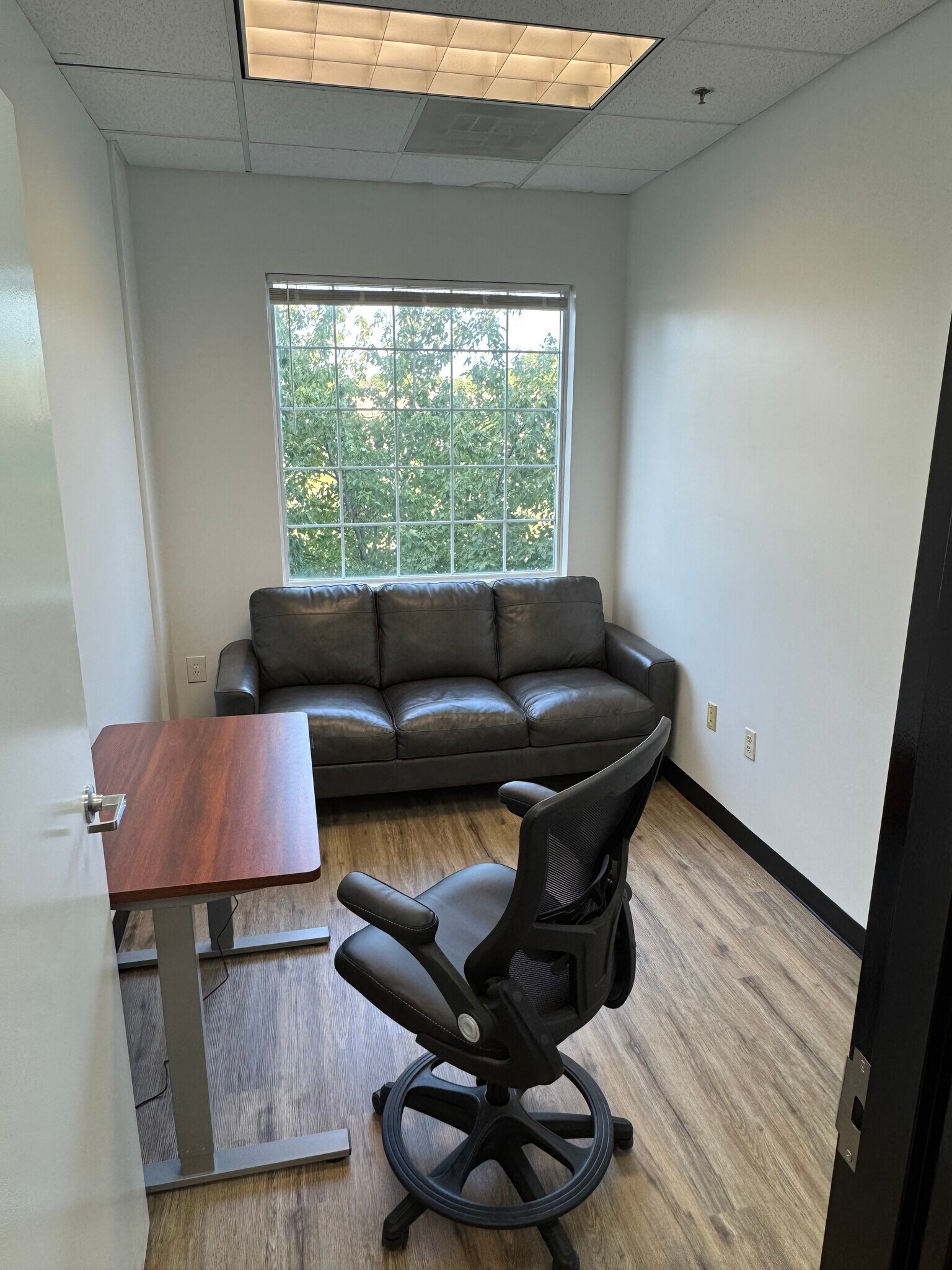 12710 S Pflumm Rd, Olathe, KS for lease Interior Photo- Image 1 of 5