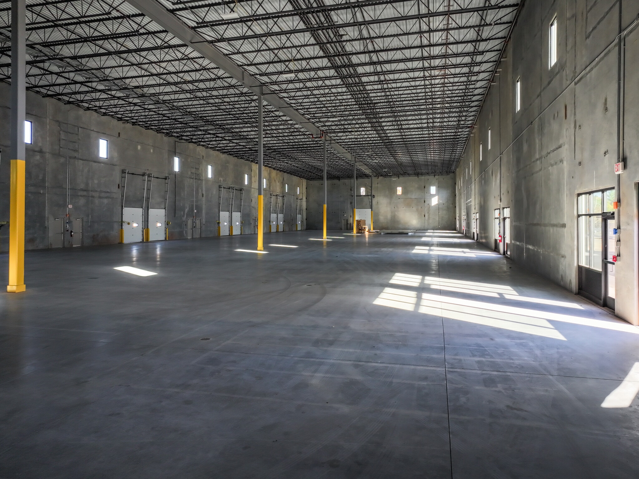 1 Barbiche Dr, Flemington, NJ for lease Interior Photo- Image 1 of 2