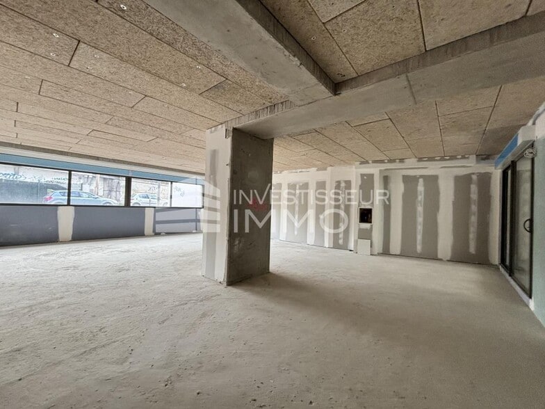 Retail in Pomponne for lease - Interior Photo - Image 3 of 8