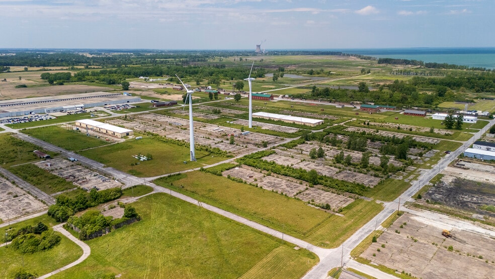 5225 W Lakeshore Dr, Port Clinton, OH for sale - Building Photo - Image 1 of 10