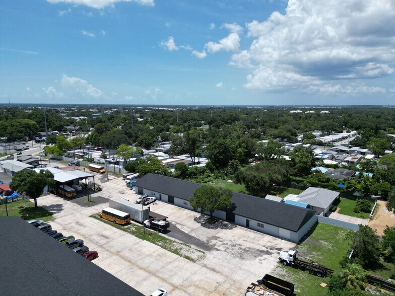 5601 Haines Rd, Saint Petersburg, FL à louer - Photo du bâtiment - Image 1 de 8