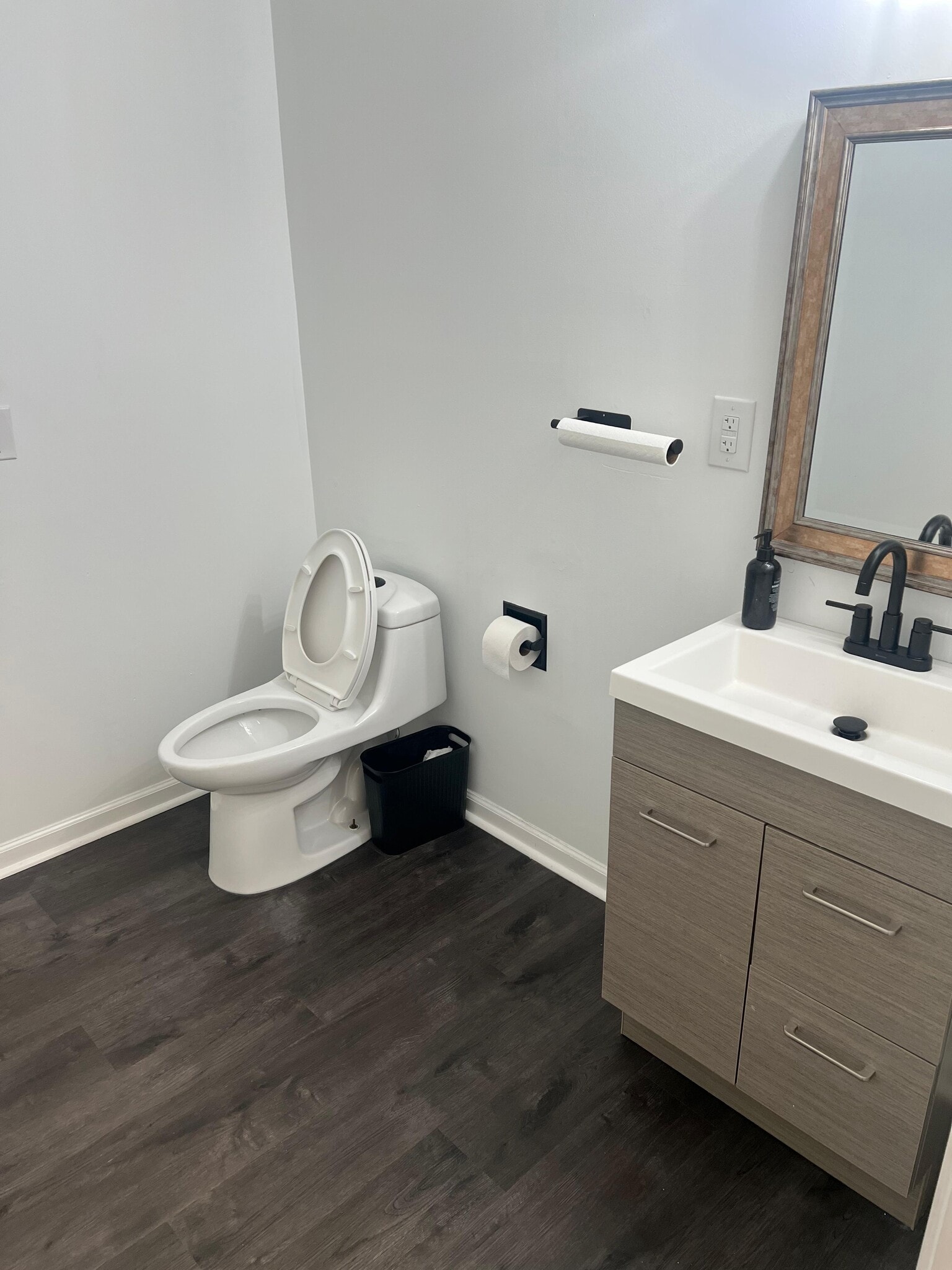 530 Highland Station Dr, Suwanee, GA à louer Photo intérieure- Image 1 de 6