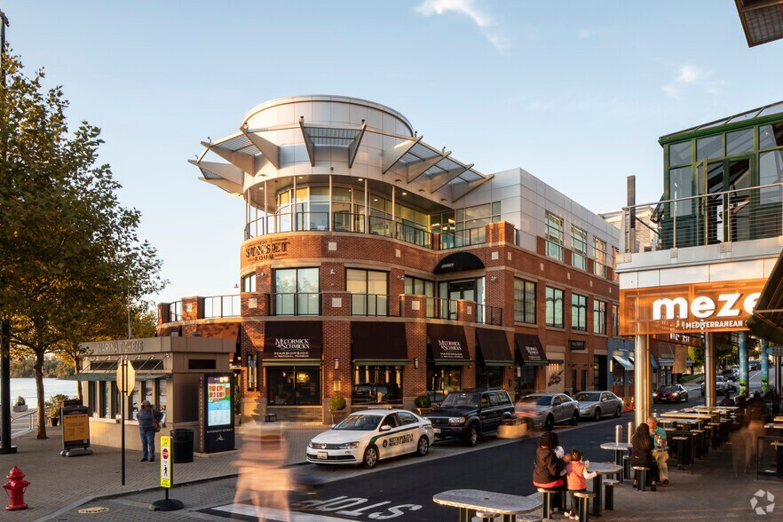 137 National Plz, Oxon Hill, MD à louer - Photo du bâtiment - Image 3 de 11