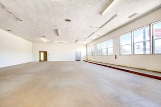 8330-8338 Beverly Blvd, Los Angeles, CA for lease Building Photo- Image 2 of 6