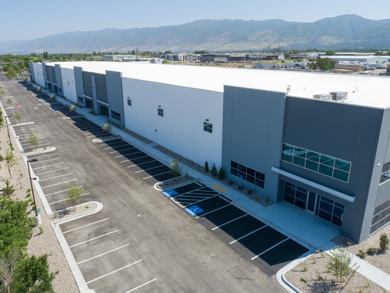 1376 W 2600 S, Woods Cross, UT for lease - Building Photo - Image 3 of 12