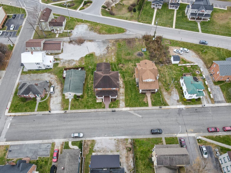 1201 Fairfax St, Radford, VA à vendre - Photo du bâtiment - Image 2 de 38