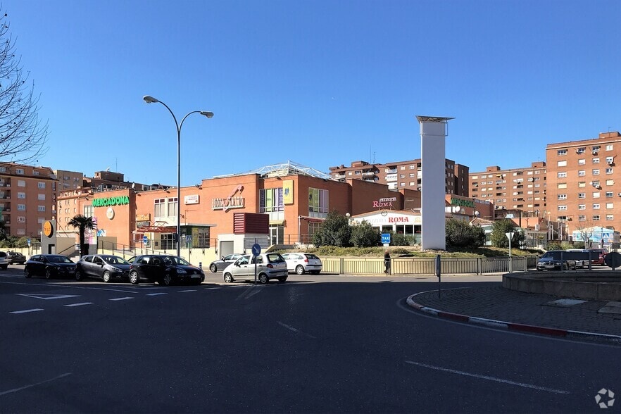 Avenida de la Constitución, 19, Talavera de la Reina, Toledo for sale - Primary Photo - Image 1 of 4