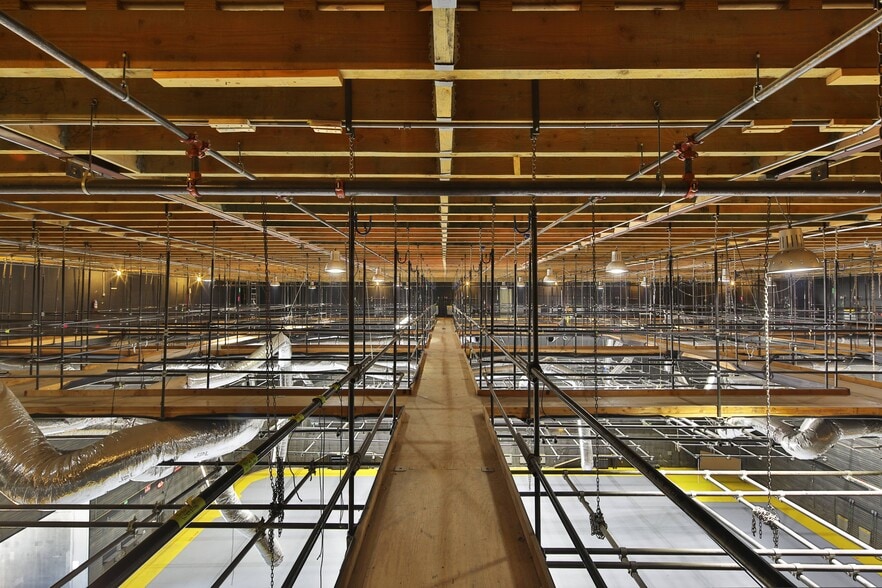 16829 Saticoy St, Van Nuys, CA for lease - Interior Photo - Image 3 of 14