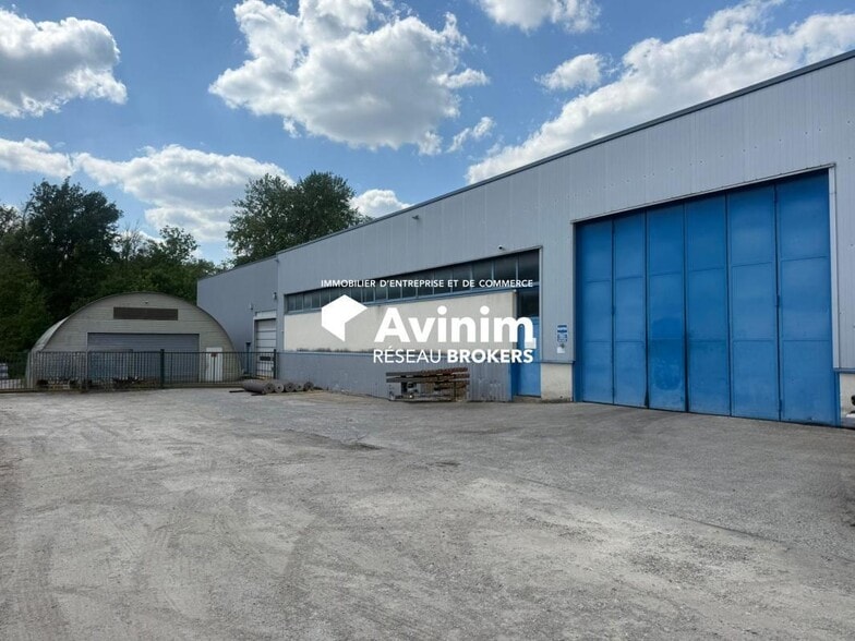 Flex in Presles for sale - Building Photo - Image 1 of 9