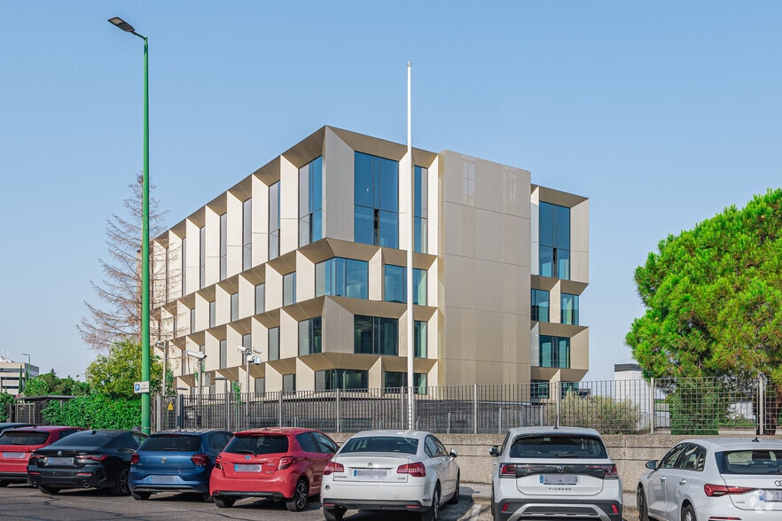 Avenida Europa, 20 A, Alcobendas, Madrid for lease - Building Photo - Image 2 of 3