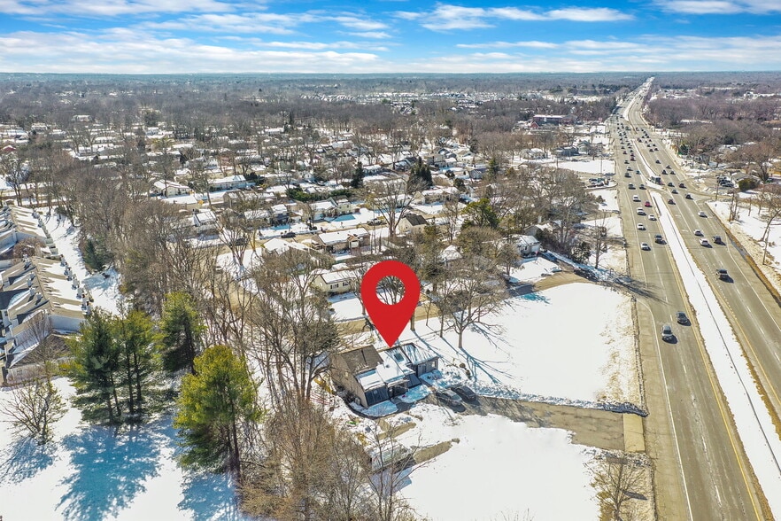 4515 Nesconset Hwy, Port Jefferson Station, NY à vendre - Aérien - Image 2 de 21