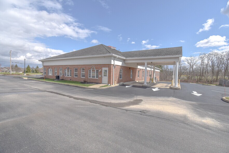 3848 Medina Rd, Medina, OH à louer - Photo du bâtiment - Image 3 de 7